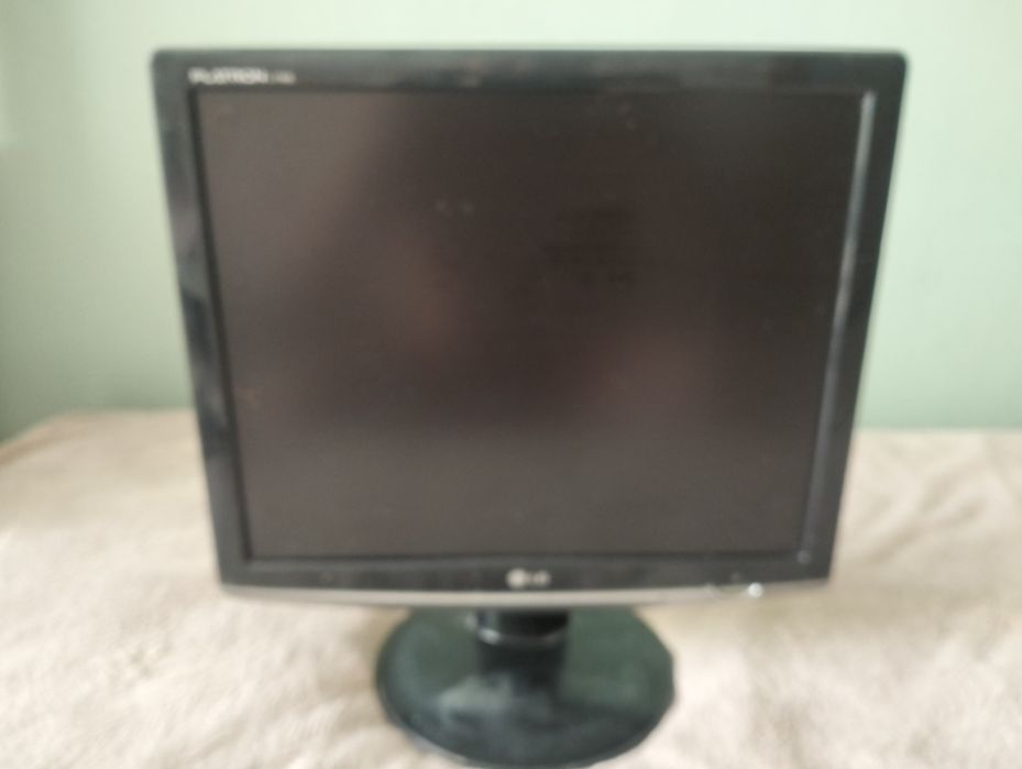 Продам монитор LG