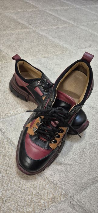 Продавам италиански дамски обувки
