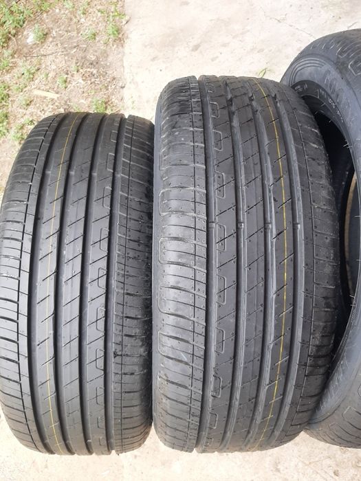 Продам шины 215/55/17 новые