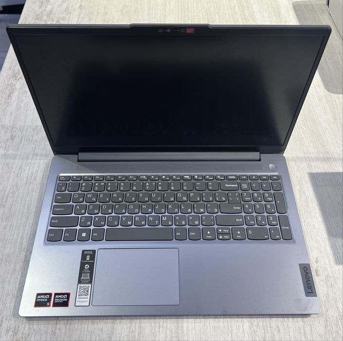 Noutbuk Lenovo IP SLIM 3