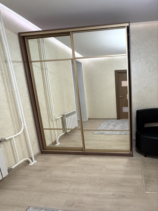 Продам шкаф-купе НЕДОРОГО