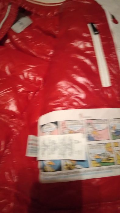 Geaca de copii marca Moncler nouă umpluta cu puf  .