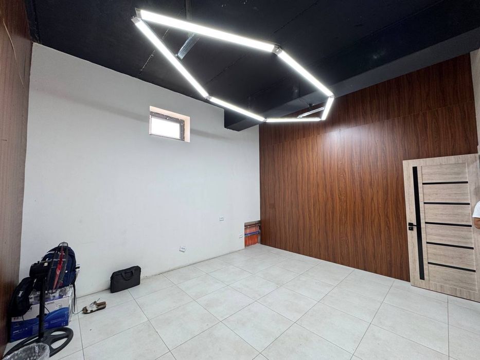 Аренда офис недалеко от метро Беруний 18 и 30 кв м