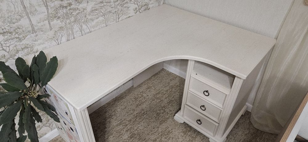 Продам угловой письменный стол