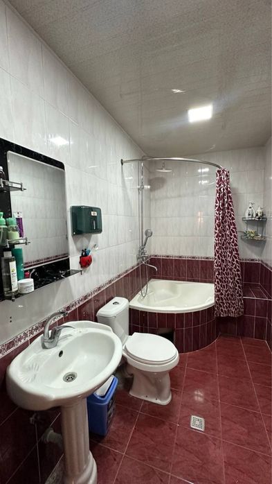 Урикзор (Учтепа тумани)  4 сотих 8 хона Евроремонт