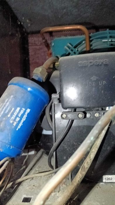 KIT utilaj produs Inghetata pe băț kit complet NOU Utilaj frigorific, bazine 1 degivrare si 1 glazurare, 2 faguri x 35 alveole, 4 suporti betisoare