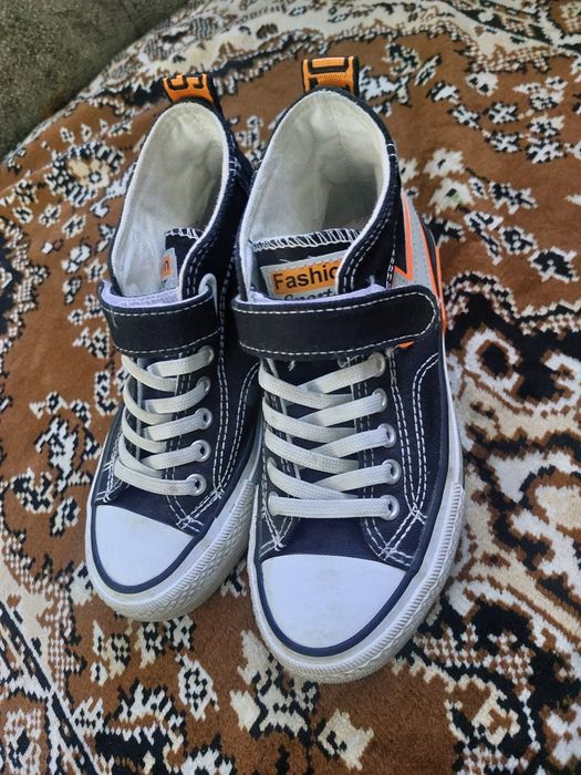 Продам кеды детские