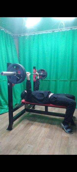 Скамья для жима лёжа, тренажер