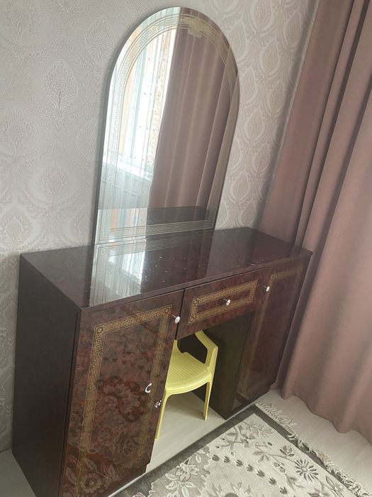 Продам спальный гарнитур