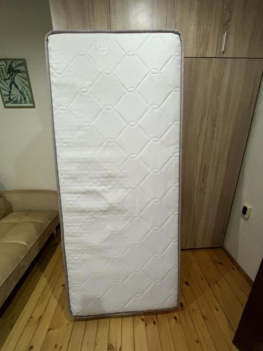 Еднолицев матрак