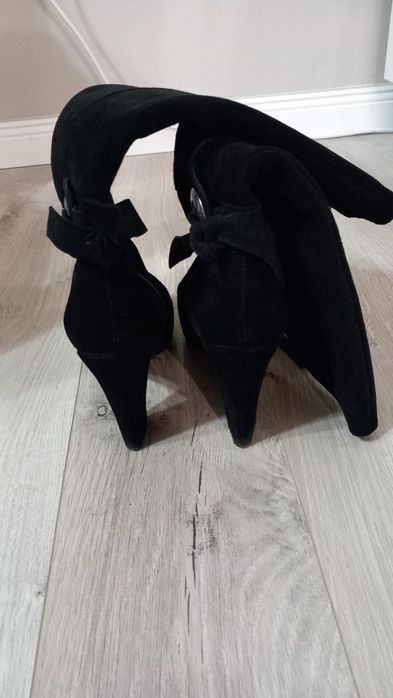 Cizme negre din piele intoarsa