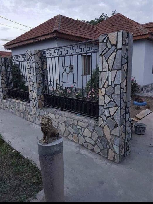 Vand si montez piatra oriunde in tara