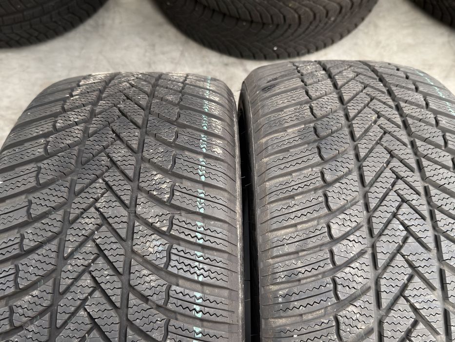 Vand 2 anvelope 245/45/18 bridgestone de iarnă sh