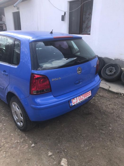 Vand doua volkswagen polo motor 1.9 TDI 1650 de euro este pretul total pentru ambele cel alabastru este 700 de euro si cel gri 950 de euro