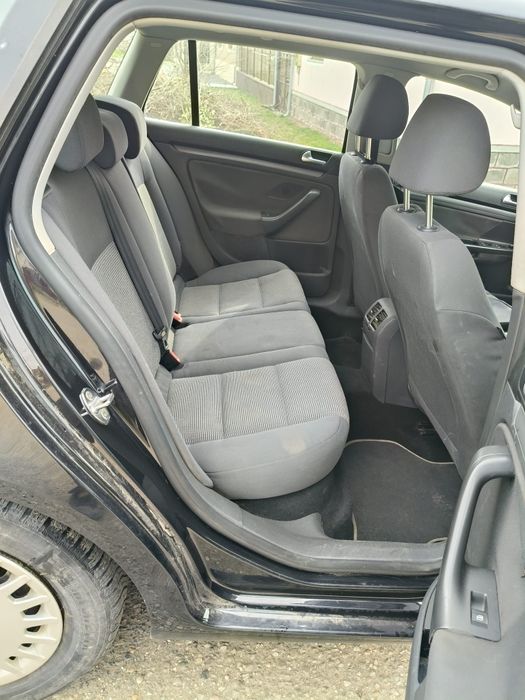 Vând Volkswagen golf 5