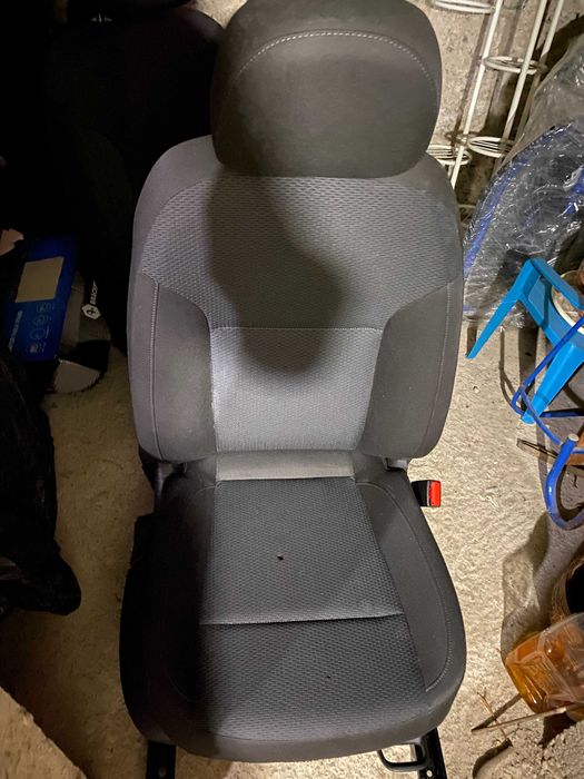 Салон за Opel Insignia 2016г. и акумулатор varta silver