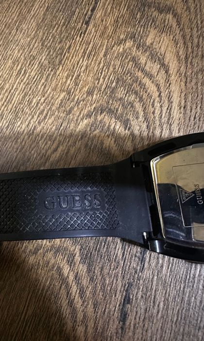 Часовник Guess GW0564G2