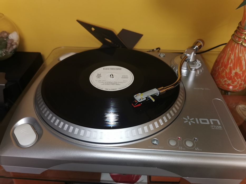 Pick up Ion Audio iTTUSB