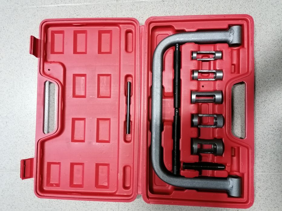 Комплект за спирачни бутал,сепаратор за сваляне на лагери,компресомер