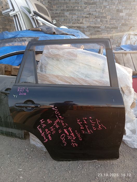 Задняя дверь Toyota RAV4 2011