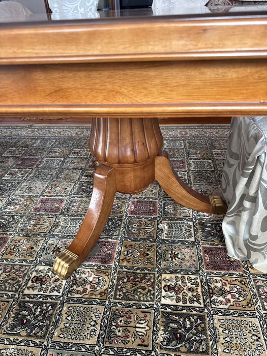 Продам стол и стулья