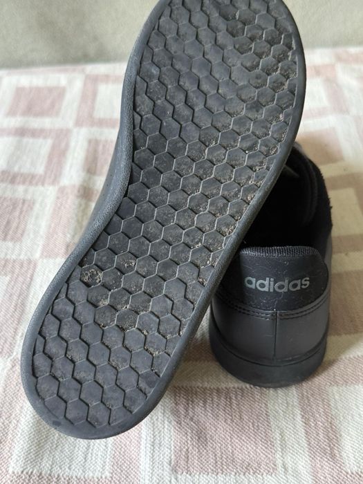 Adidas детски маратонки размер 36