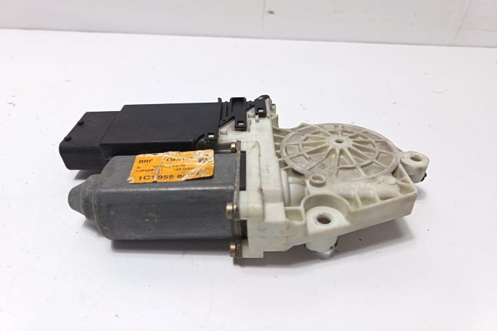 Motoras geam dreapta fata 1C1959802A Volkswagen VW Golf a 4-a generat