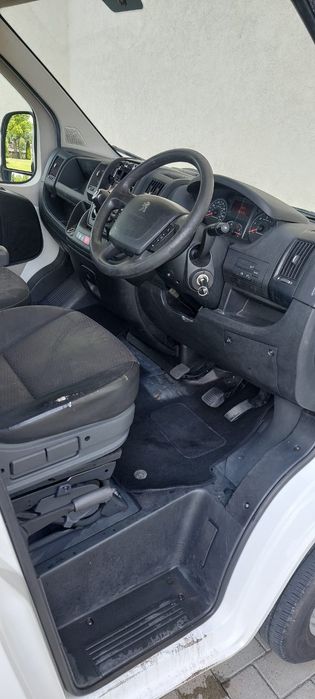 Peugeot Boxer din 2016 motor 2.2 diesel Volan pe dreapta Anglia