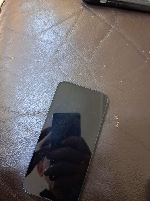 Vand iphone 13 simplu negociabil