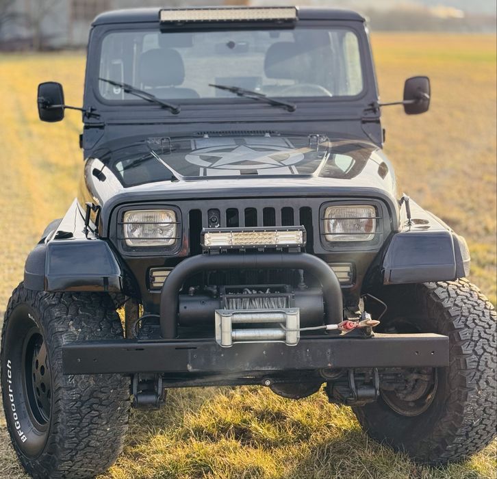Vând Jeep Wrangler Yj 2.5 l benzina