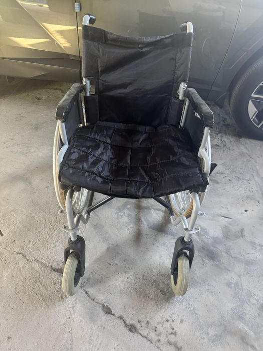 Инвалидная коляска продам