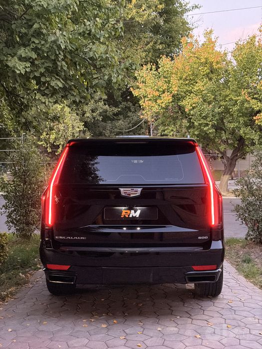 Cadillac escalade 600
