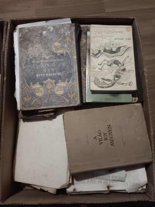 Lot de peste 150 de carti vechi