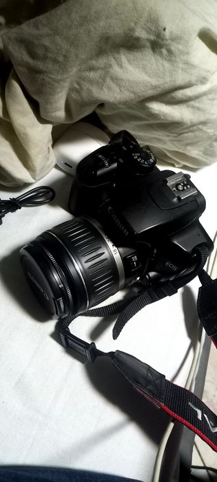 Canon kamera sotiladi