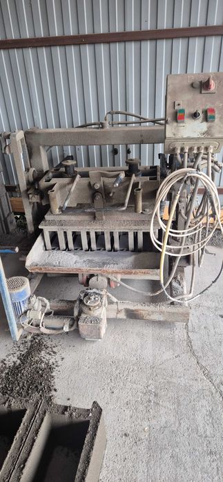 Presa boltari automată