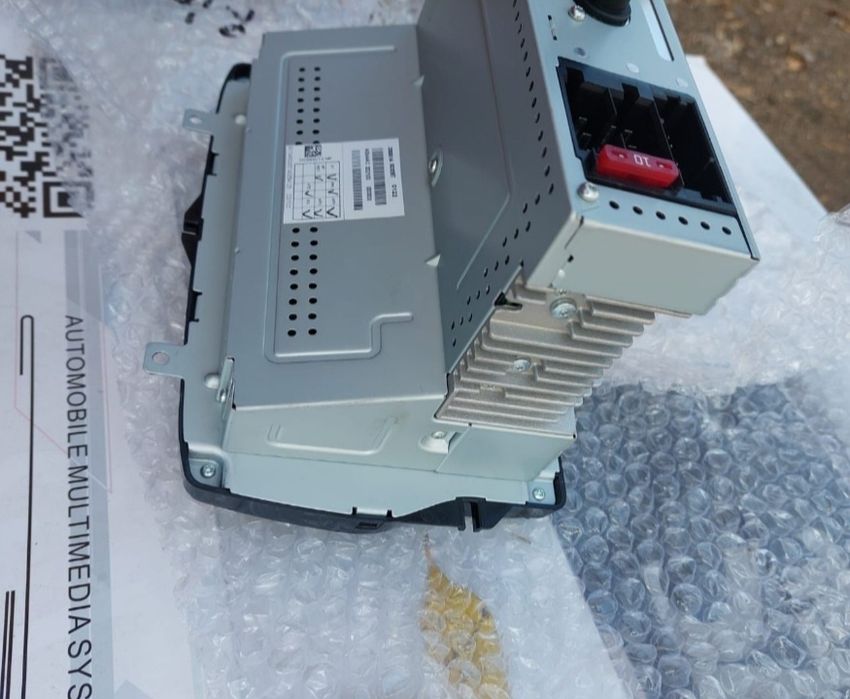 Автомагнитола на Lada vesta.