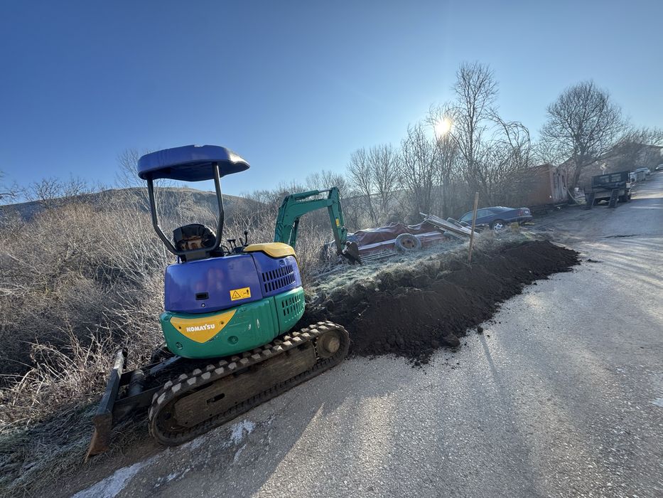 Изкопни дейности с мини багер и самосвал