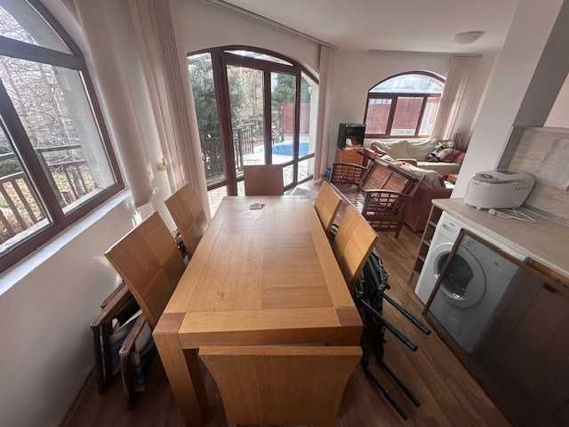 Самостоятелна къща с две спални и басейн в к-с „Vineyards Resort“