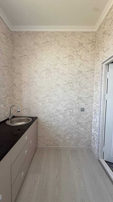 2 xonali kvartira sotiladi