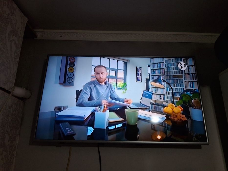 Продам KIVI Smart TV 40” (102 см)