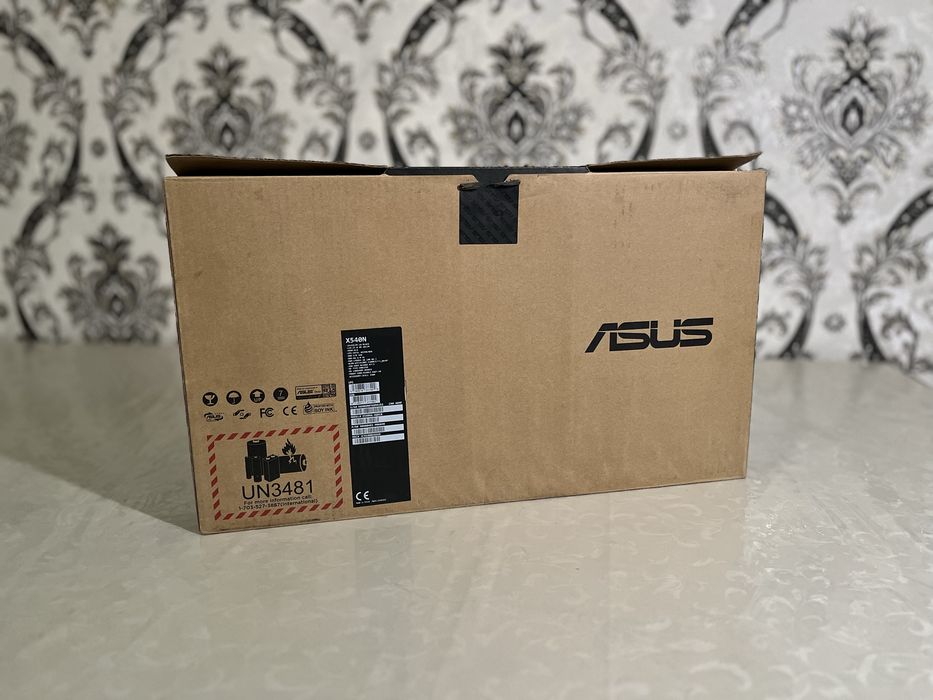 Asus vivobook notbook sotiladi