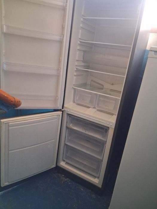 Продам отличныи холодильнки