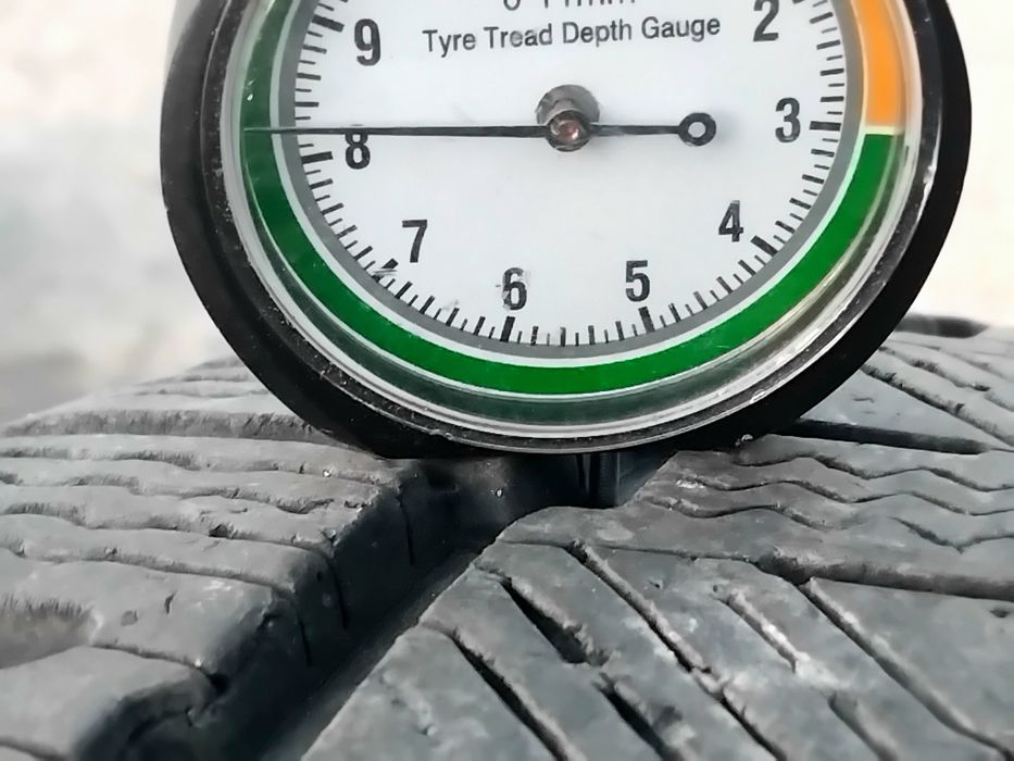 Бусови гуми 235 65 16 C Ц Мишелин Michelin 4 броя - нов внос. Не са нови! Посочената цена е за един брой гума. Без коментар на цената. 43 години опит