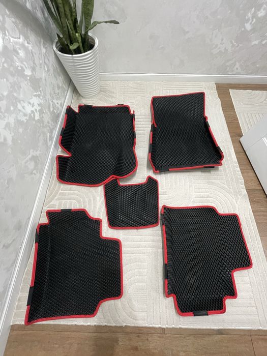 Продам полик на весь салон
