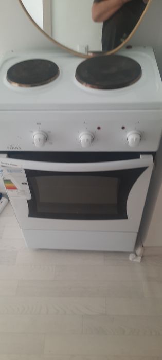 Продам электрискй  плита 2.ком  новый