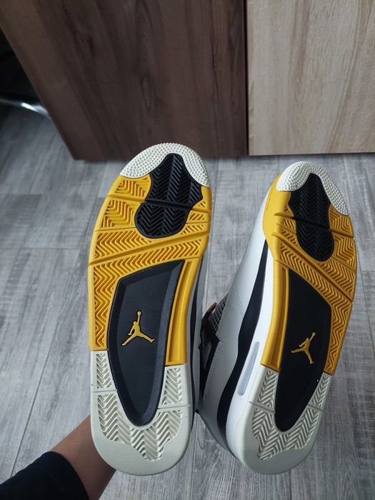 Jordan 4 retro sulfur