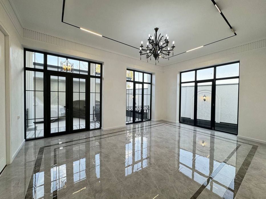 Продаётся Евро Дом, Циалковского, 3 сотки, 3 уровня