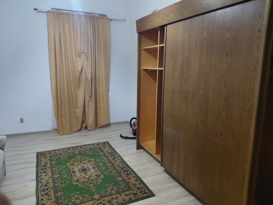 Închiriez Garsonieră