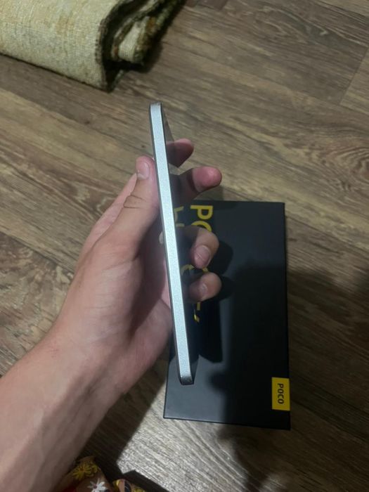 POCO F6 в хорошем состоянии