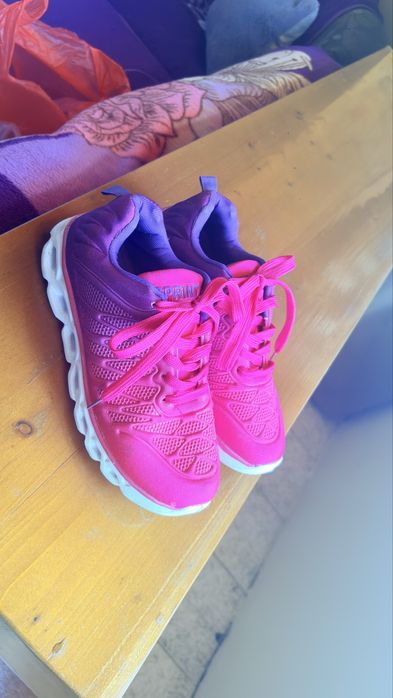 Дамски маратонки, номер 39!